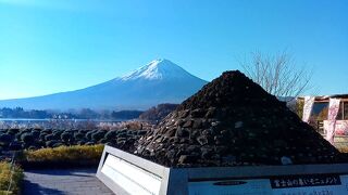 日本全国のご当地富士山の石で作られた富士山