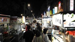 台北駅の北にある夜市