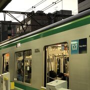 千代田線、小田急線から乗り入れていて便利