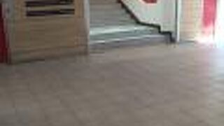 買い物や食事など