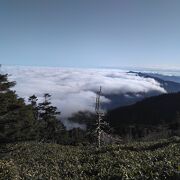 雲海と剣山