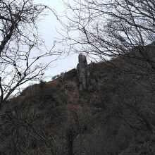 剣山の由来となった岩