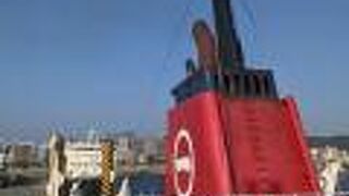 比較的徒歩圏内にまとまっている港