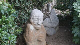 なぜこんな石が古墳に？