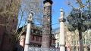 大聖堂の前の広場に