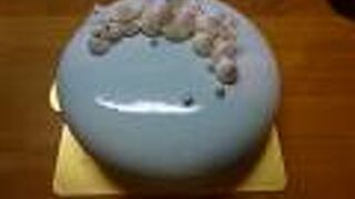 清楚で美しい大人なクリスマスケーキ