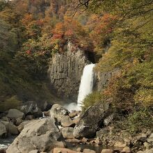 苗名滝(地震滝)