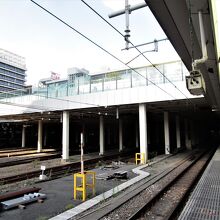 地上の新宿駅