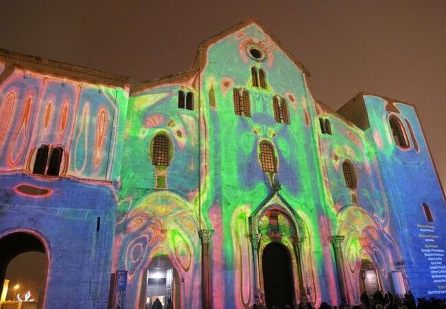 サン ニコラ 広場