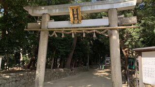 静かな神社。
