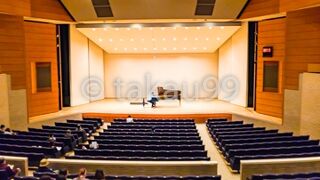 日本大学芸術学部音楽学科のピアノコンサートを「練馬文化センター」の小ホール（つつじホール）で鑑賞しました。