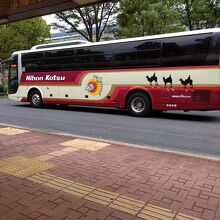 鳥取駅を発車する日本交通の高速バス