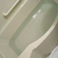 ビジネスホテルとしては広めで足が伸ばせる