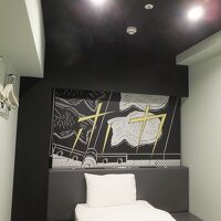 浮き床のような面白い構造。