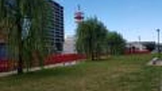 赤い欄干を目で追いながら休憩