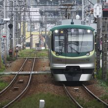 丸っこい電車。