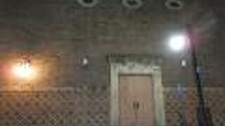 一般の人も利用できる歌と踊りの練習場です