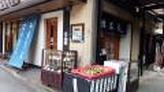 イワナの泳ぐ生け簀も