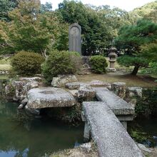 鶴島には木下家14代当主の木下利玄の歌碑がありました。