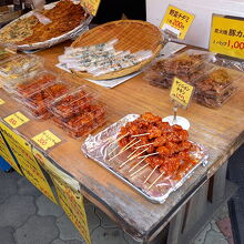 ヤンニョンチキン１串100円