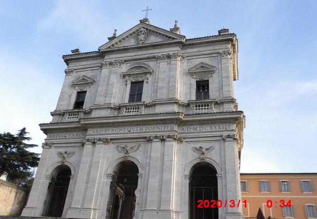 グーグルでは「サン・グレゴリオ・アル・チェリオ教会」と表示されてます