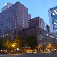 札幌駅からESTA前を通り右に曲がった交差点から見たホテル
