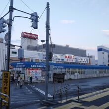 けっこう広めのバスターミナルです。