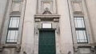 重厚なつくり。