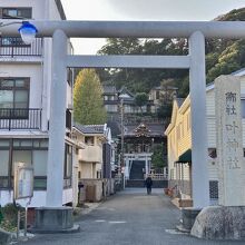 西浦賀の道路からみた風景