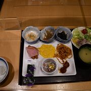 中央駅西口から近いお食事処