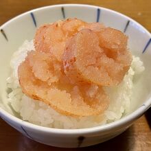 ほかほかご飯に生の辛子明太子美味しいです♪( ´θ｀)