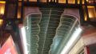 アーケードのある商店街