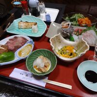 五島産のお魚と北海道産和牛の夕食。