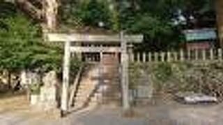鳥羽城跡付近に立地する神社