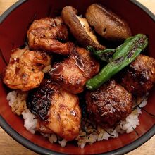 さめていて温かいどんぶりが食べたかった