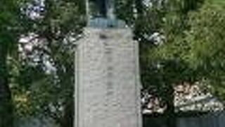 風貌を備えている銅像