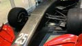 カッコいい〜！　　今回の展示マシンは　「ＳＦ１９」