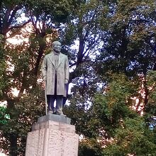 渋沢栄一銅像