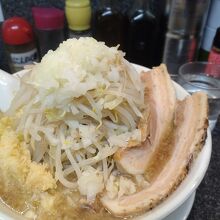 しょうゆとんこつラーメン