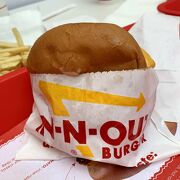 IN-N-OUT ビーチチェア USDM バーガー カリフォルニア California IN-N-OUT ビーチチェア USDM バーガー カリフォルニア California