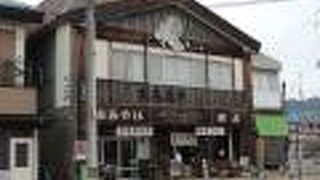 軽食が食べられる