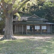 六義園内に有る茶室