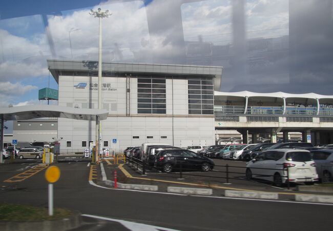 仙台空港駅前駐車場