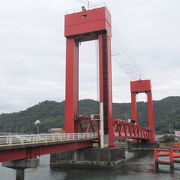 見学者用の駐車場あり。