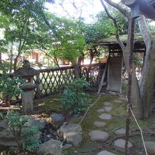猪俣庭園の茶室前庭園と光悦垣