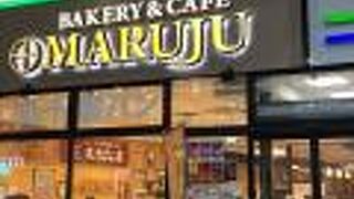 カフェスペースが広い！