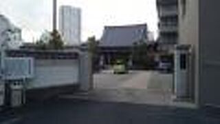 川崎駅に近いお寺です。