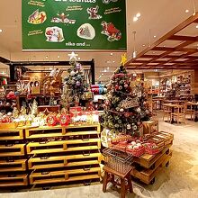 ニコ アンド (越谷イオンレイクタウン店)