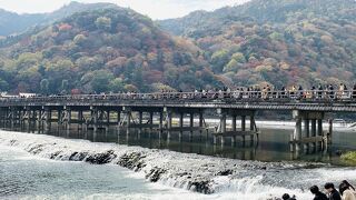 紅葉はイマイチでしたが渡月橋は大混雑