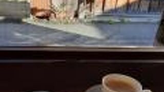 裏のカフェもお勧め